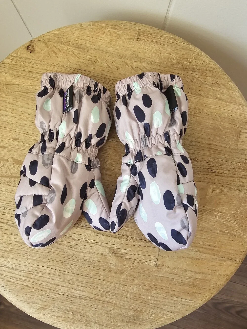 Patagonia Infant Newborn Polka Dot Winter Mittens with Navy & Mint Accents